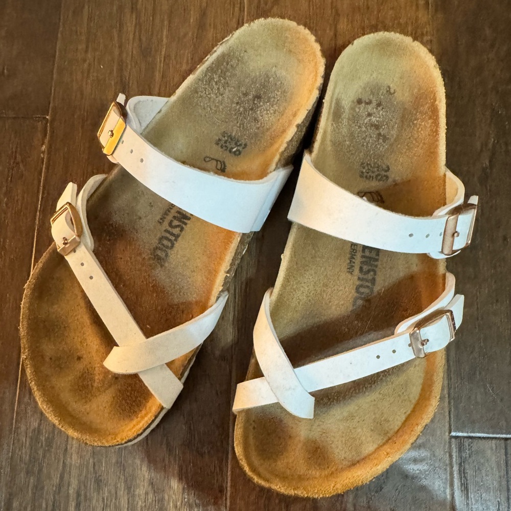 BIRKENSTOCK women’s Mayari Birko-Flor white sandal size 38 EU (8-8.5 US)